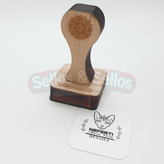 Personaliza tus creaciones con estilo: Sellos de madera de 3x3 cmm - Sellos y Sellos 