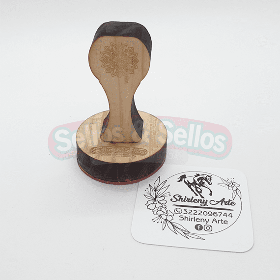 Impresiona con cada detalle: Sellos de madera de 5x5 cm para personalizar tus bolsas. - Sellos y Sellos 